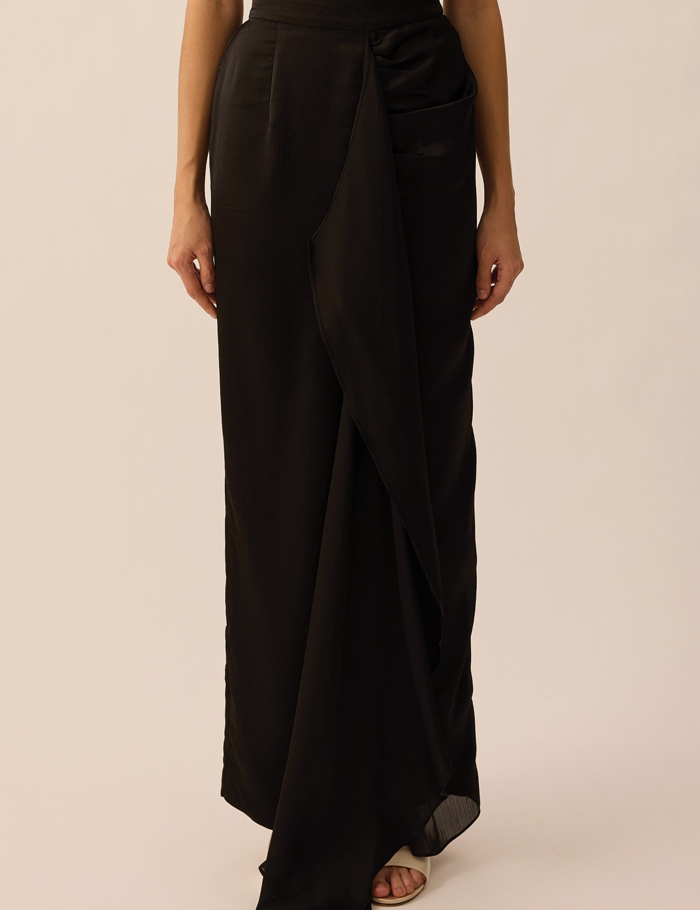CASCADE-BLACK01.jpg