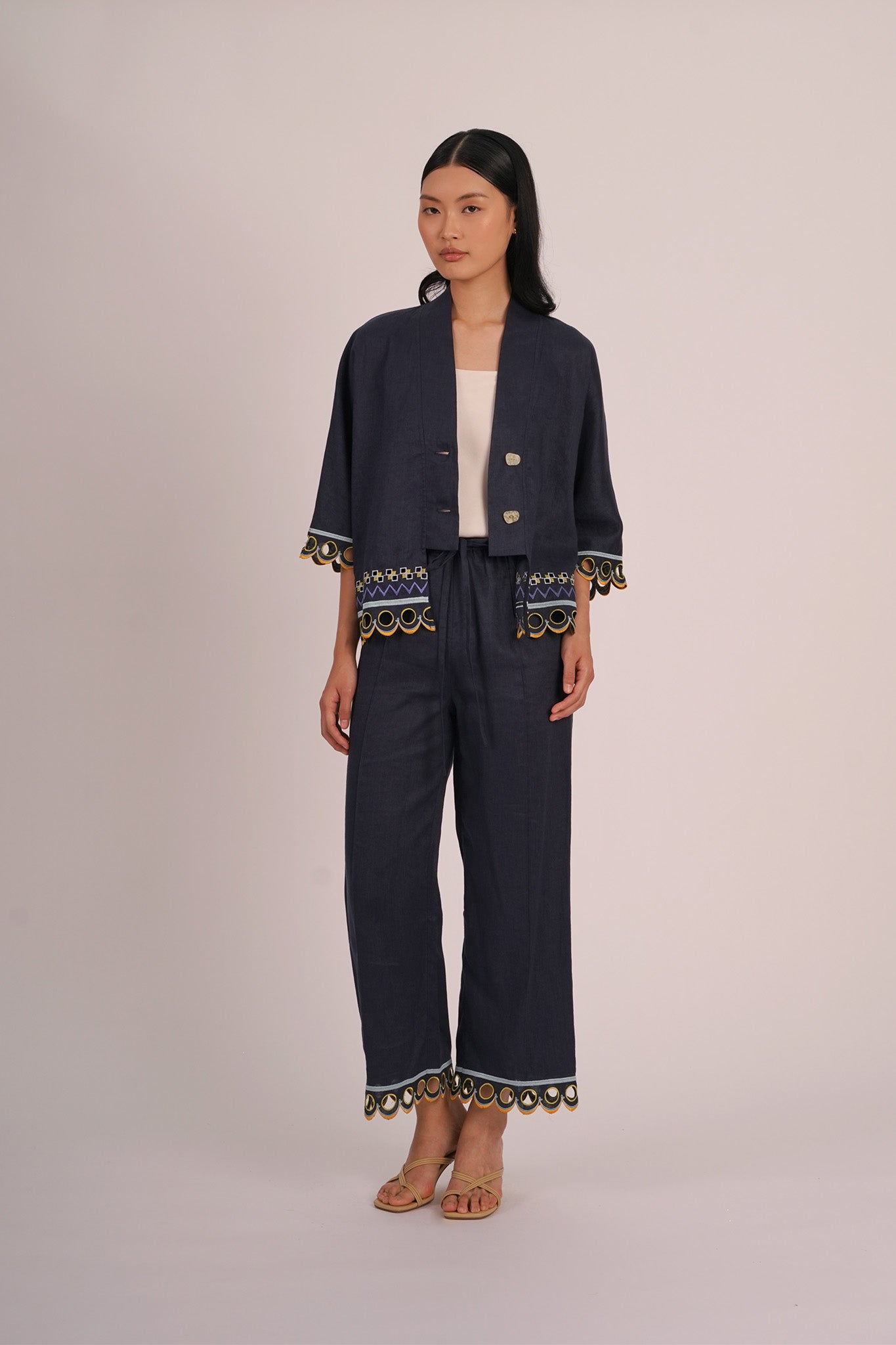 WANDER Linen Pants in Colombo