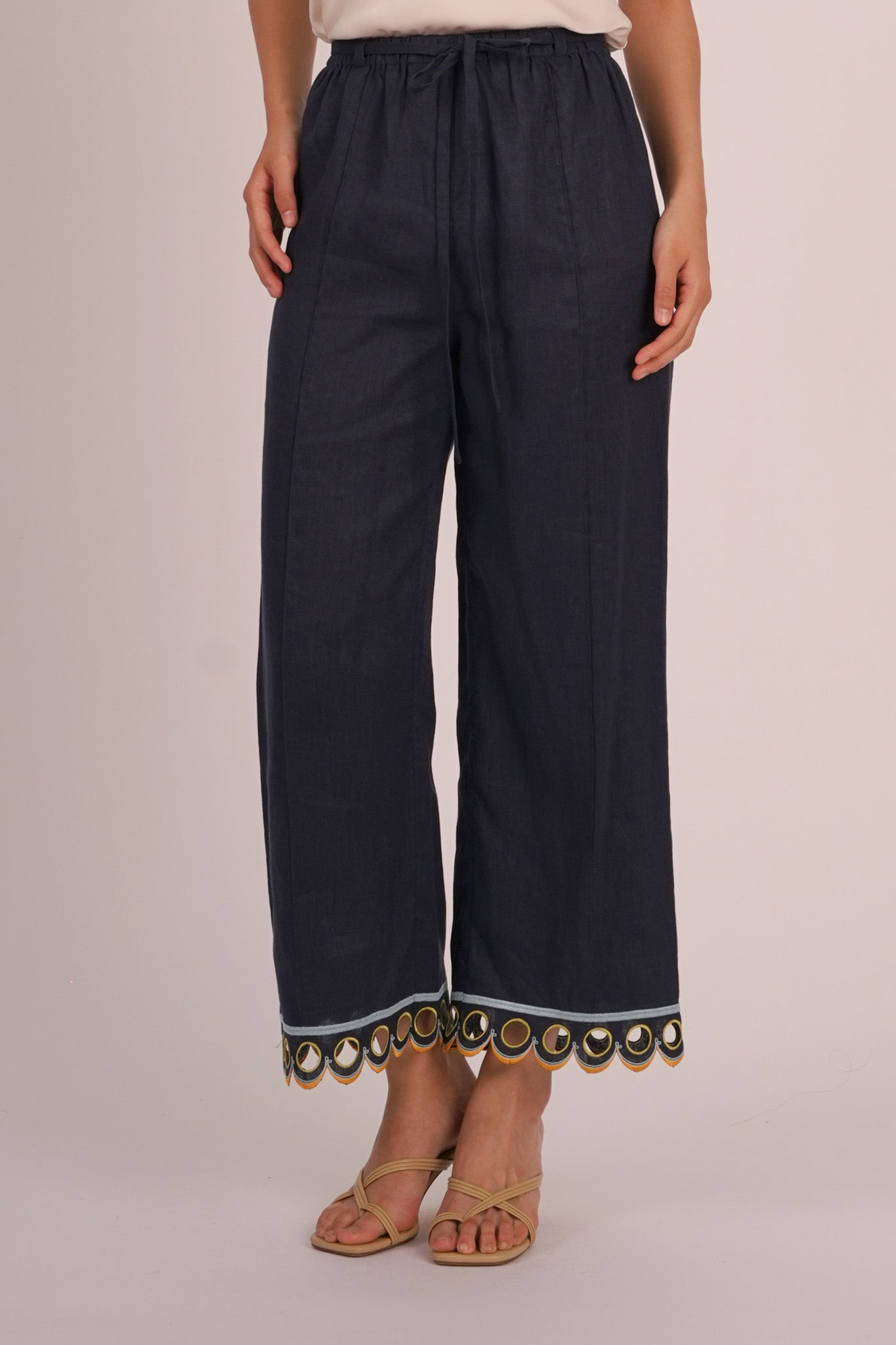 WANDER Linen Pants in Colombo