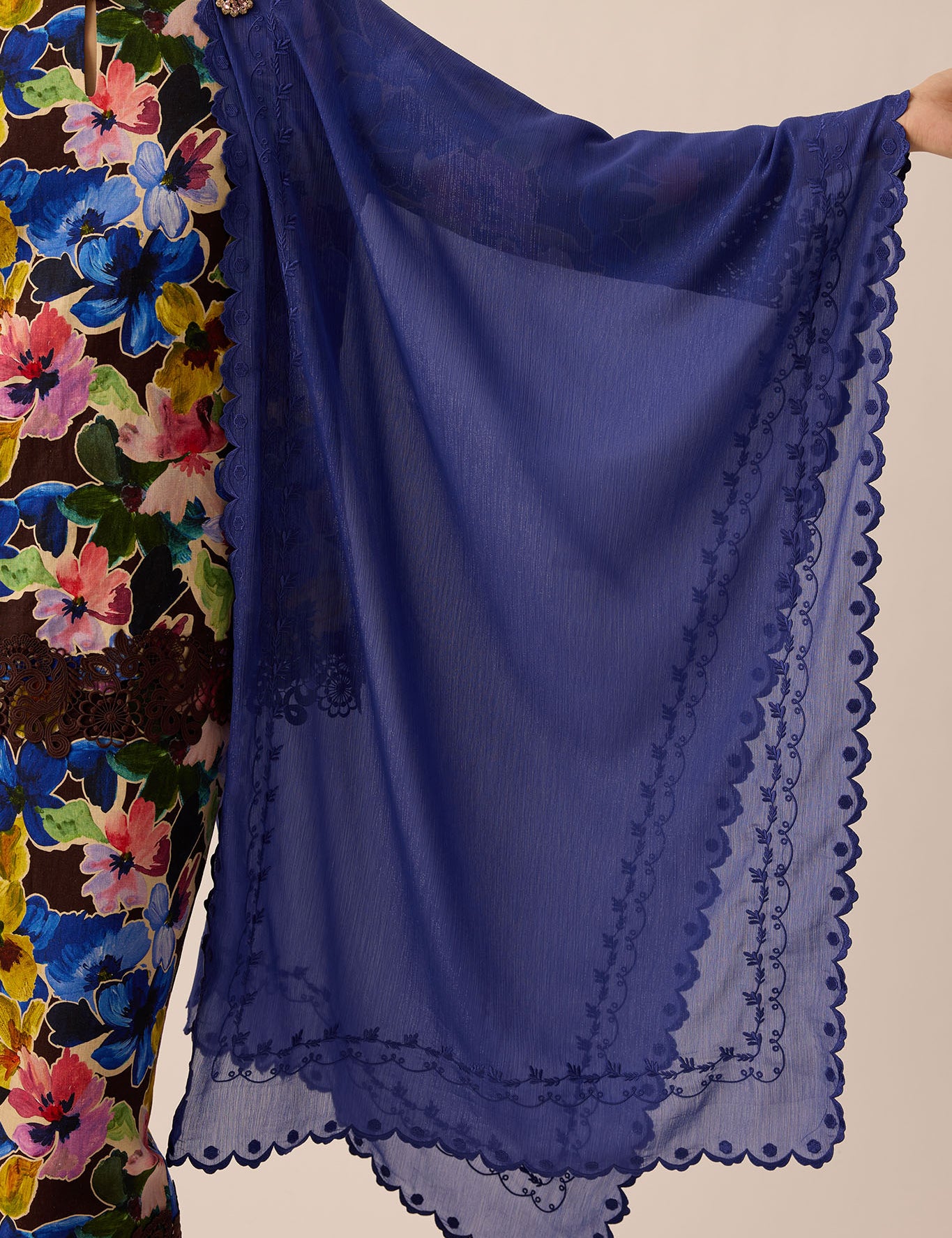 EMBROIDERED-CHIFFON-QUARTZ02.jpg