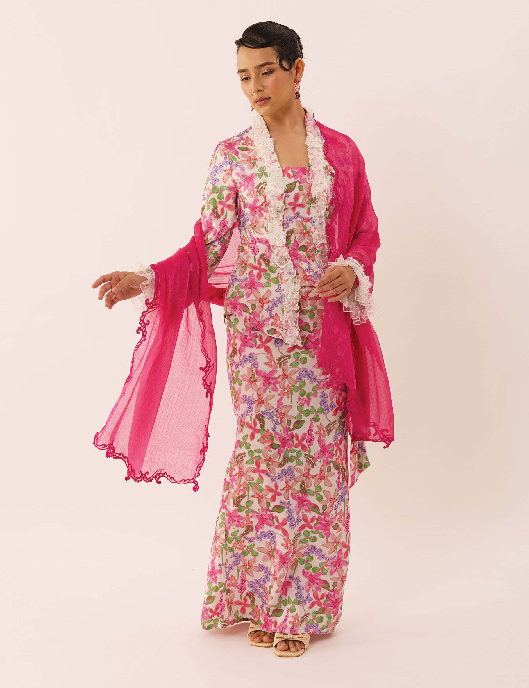 FIESTA-SHAWL01_f07518a5-0325-4d5c-bdef-50748b6997cb.jpg
