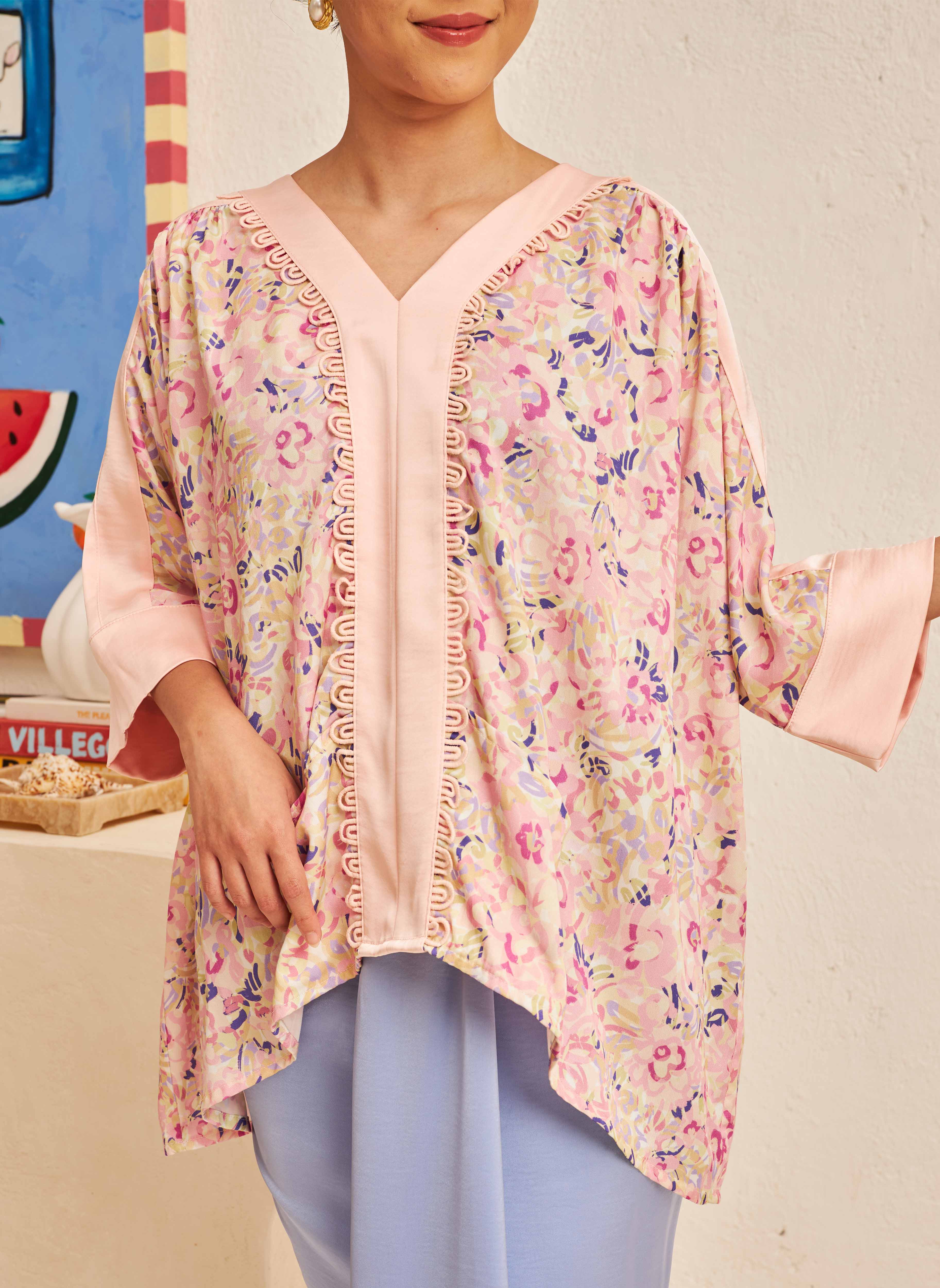 FLORES Contrast Blouse in Petal