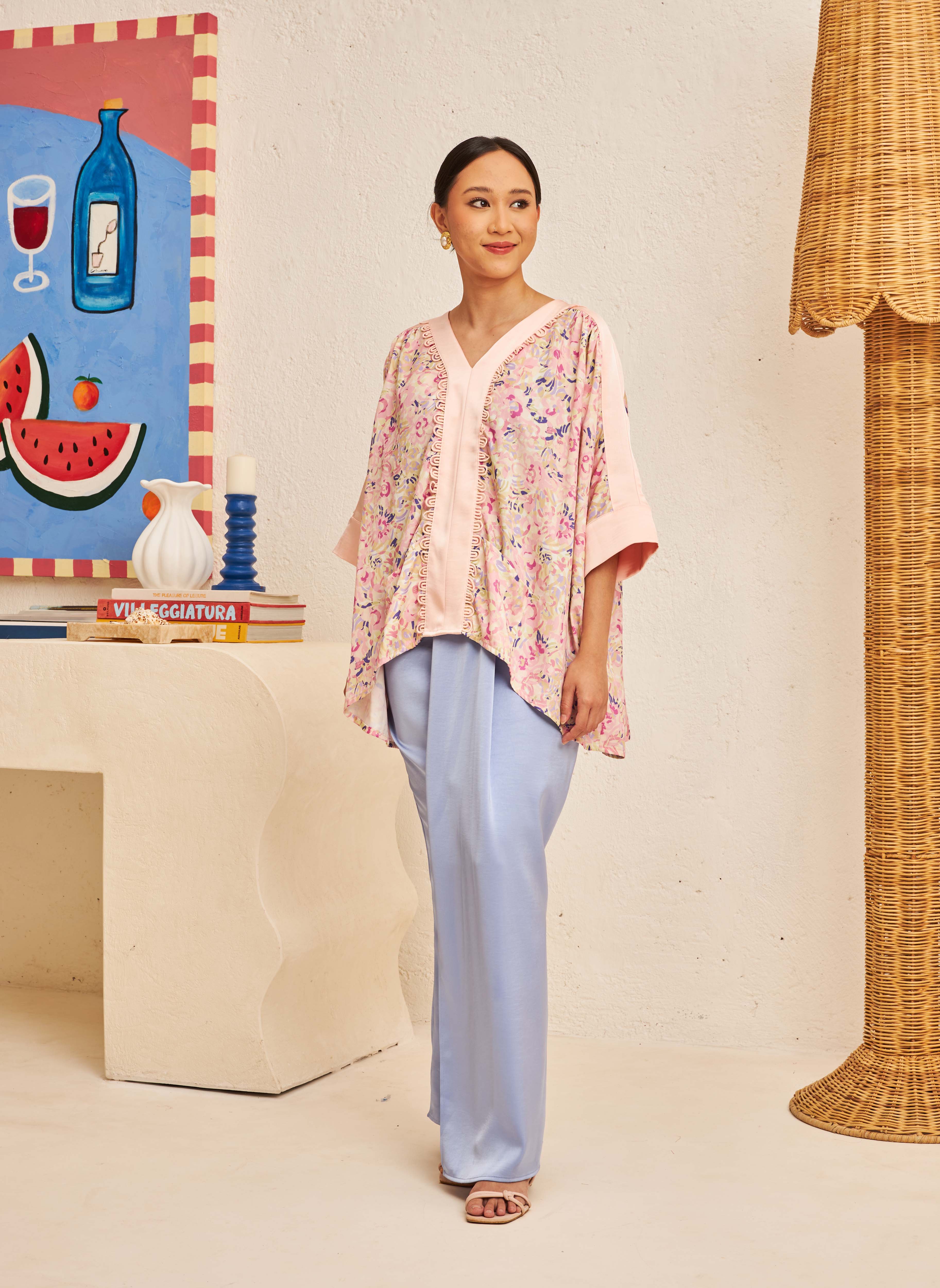FLORES Contrast Blouse in Petal