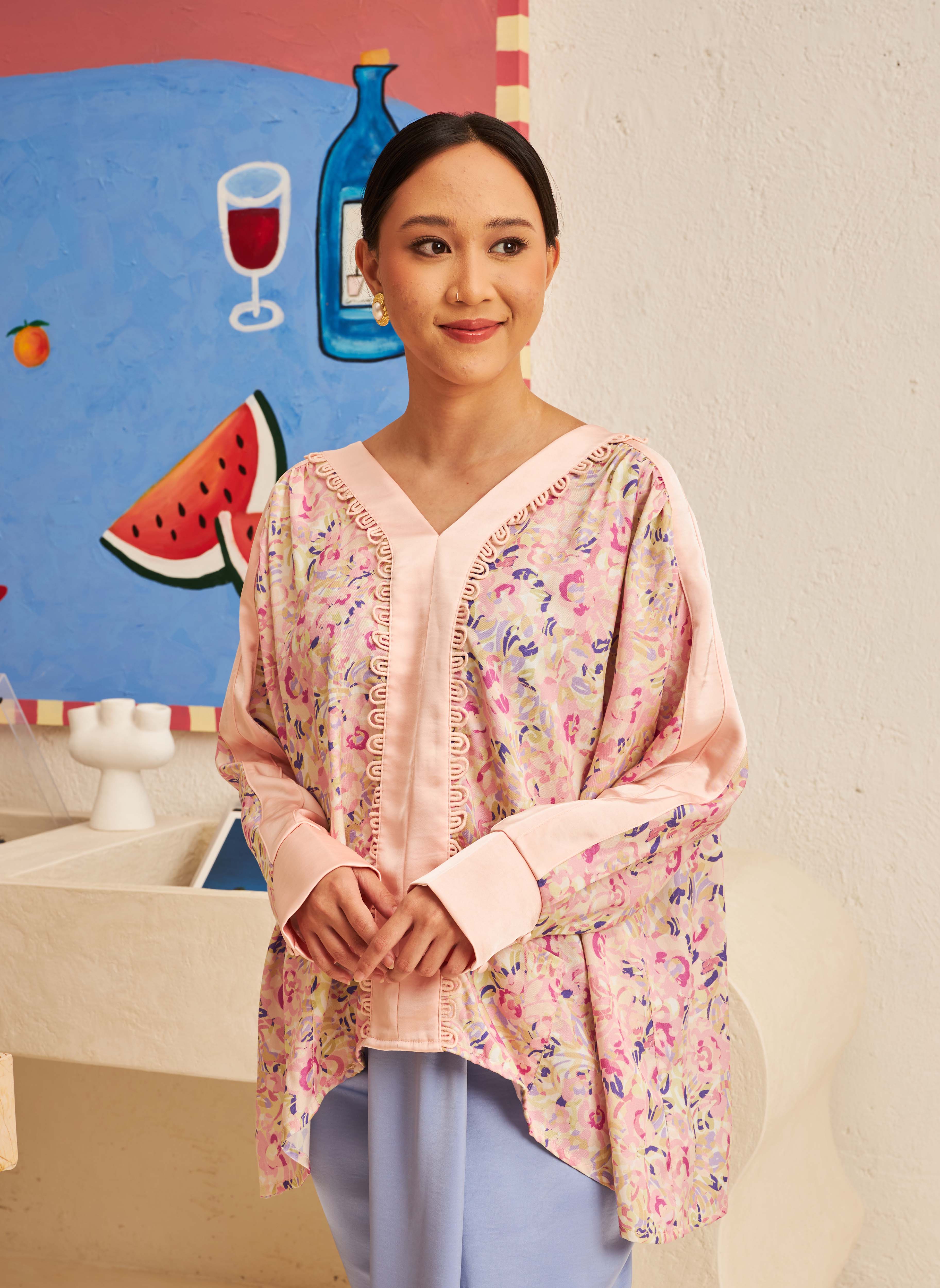 FLORES Long Sleeve Contrast Blouse in Petal