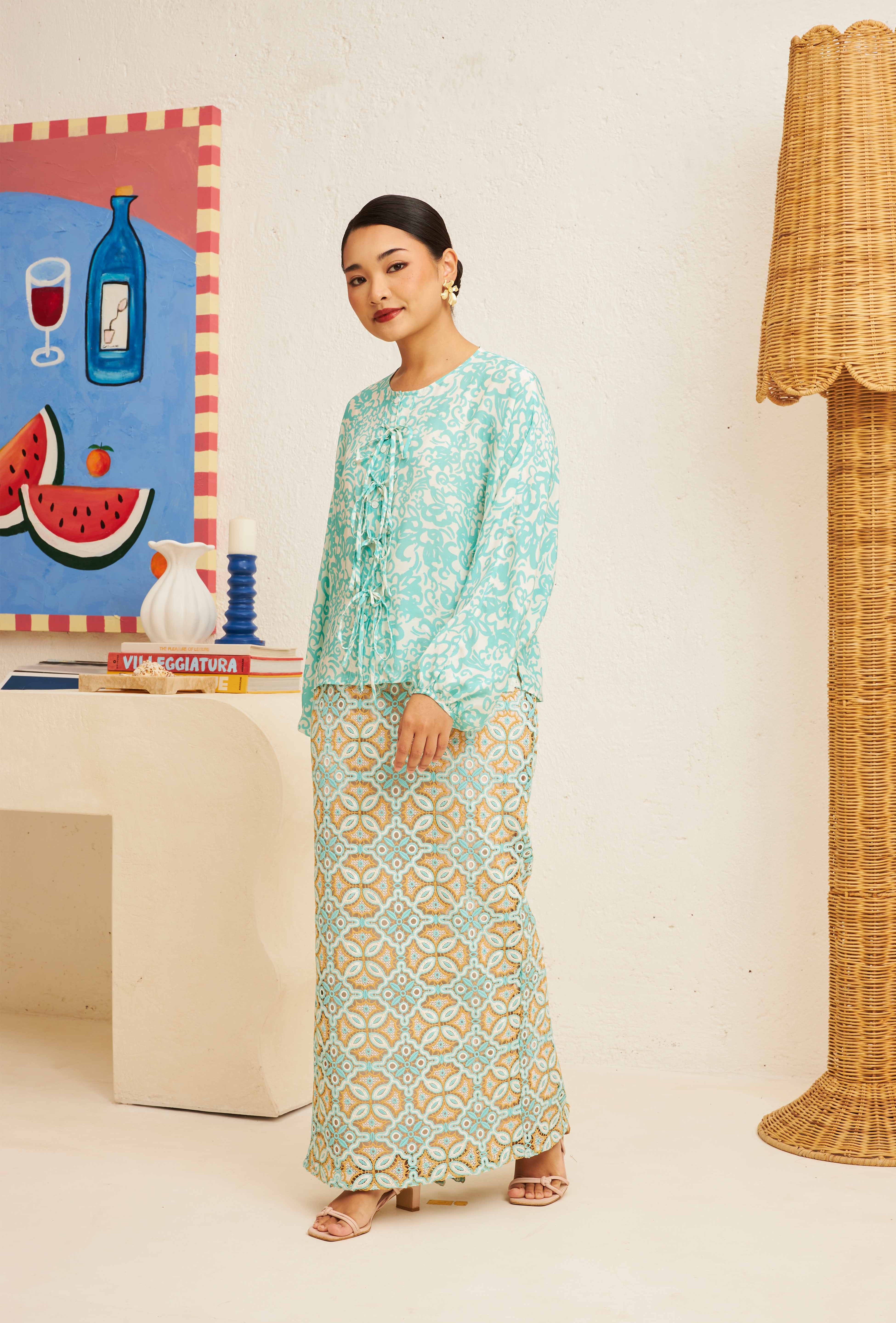 EDEN Front Tie Set in Marine