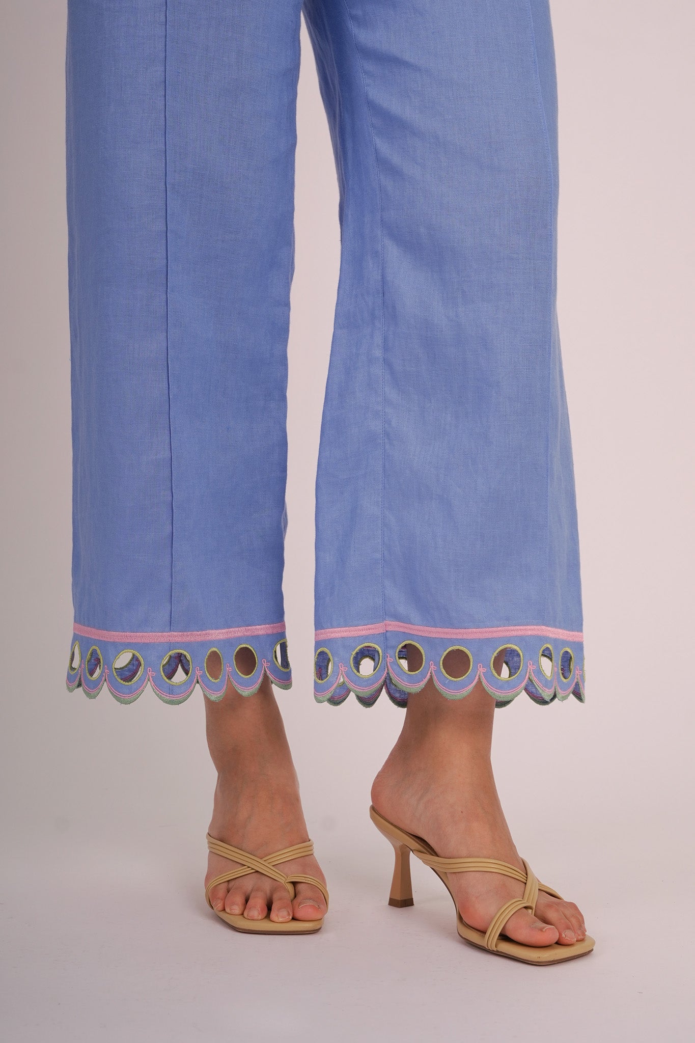 WANDER Linen Pants in Hanoi
