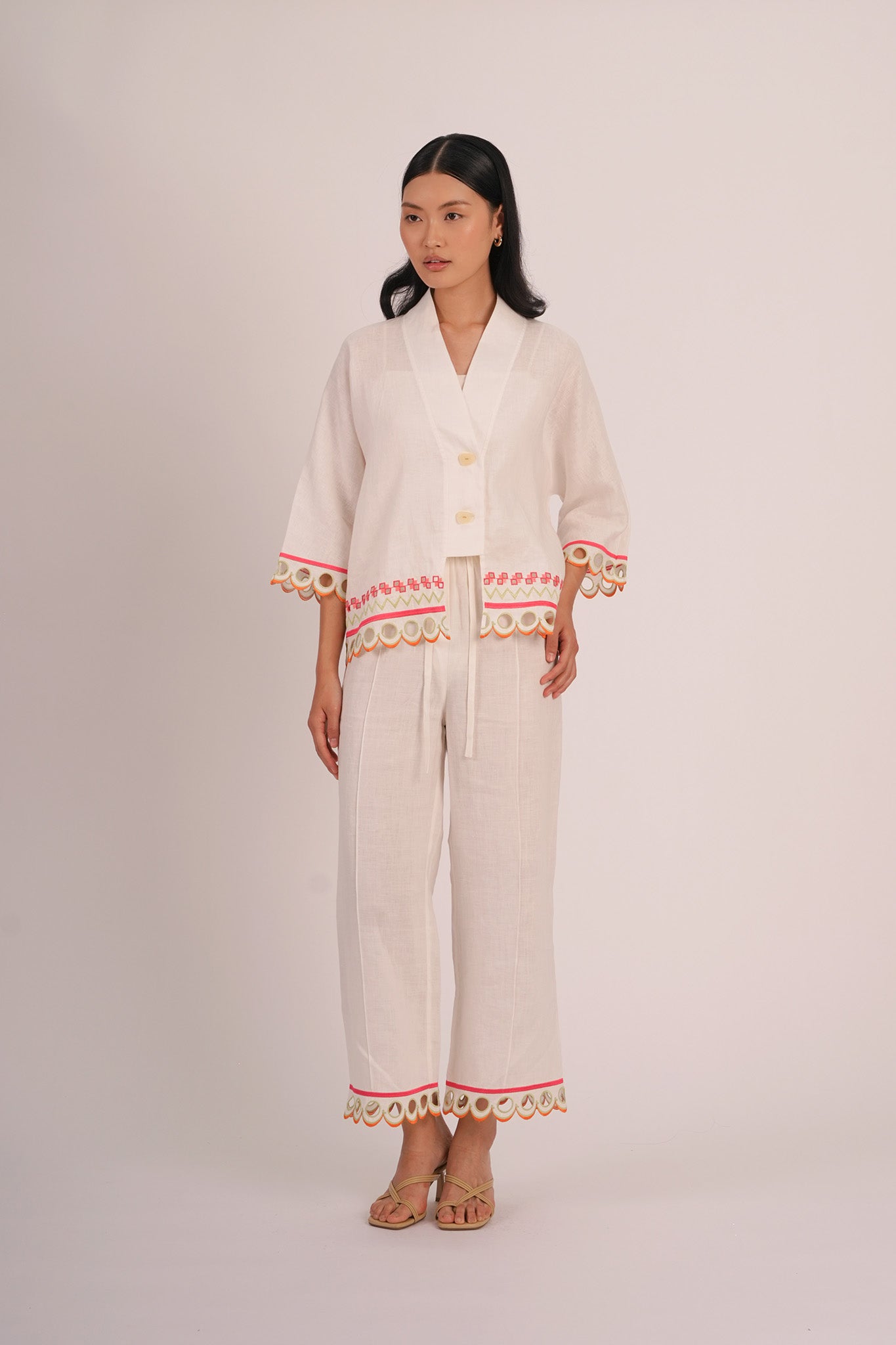 WANDER Linen Pants in Kapas