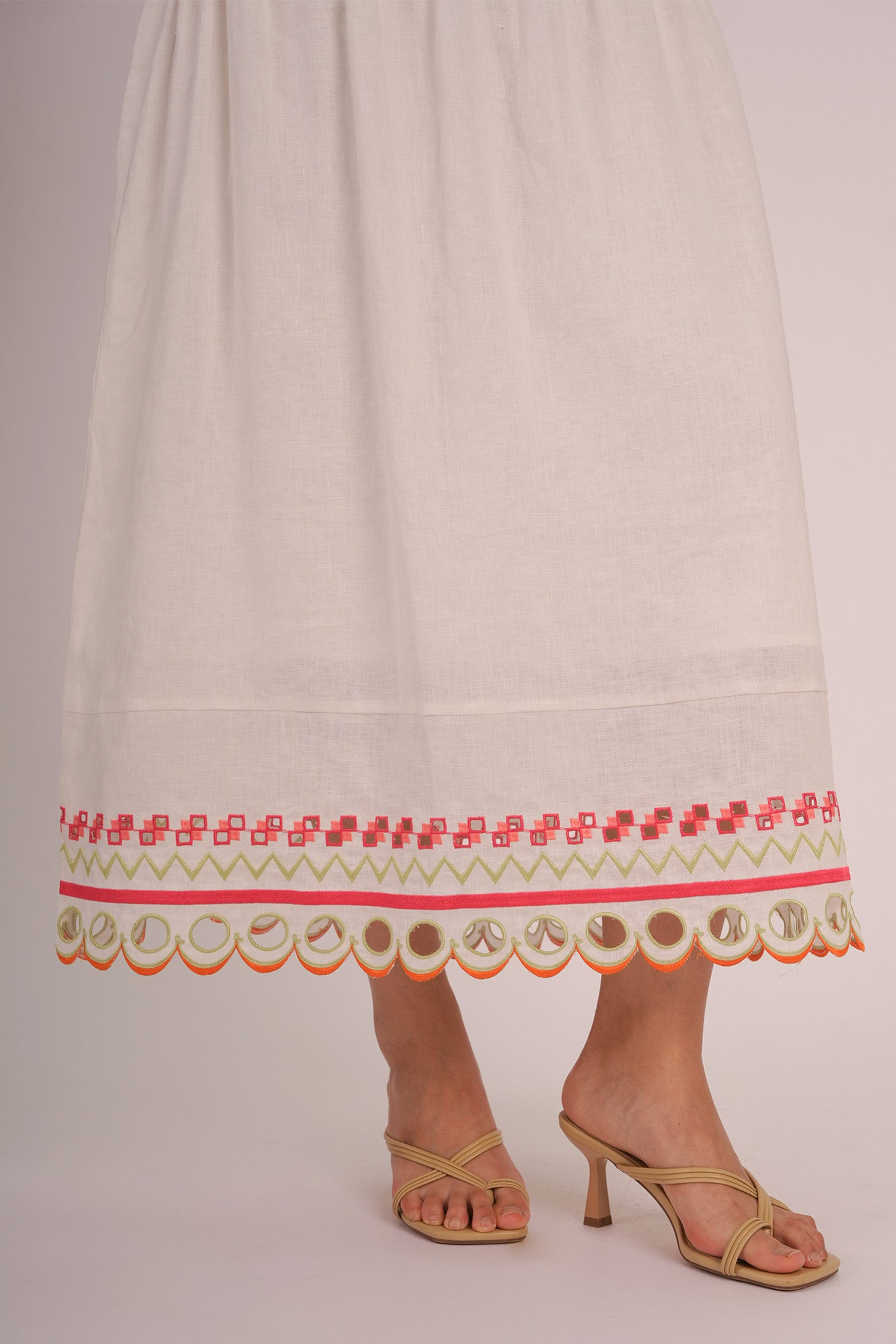 WANDER Swing Skirt in Kapas