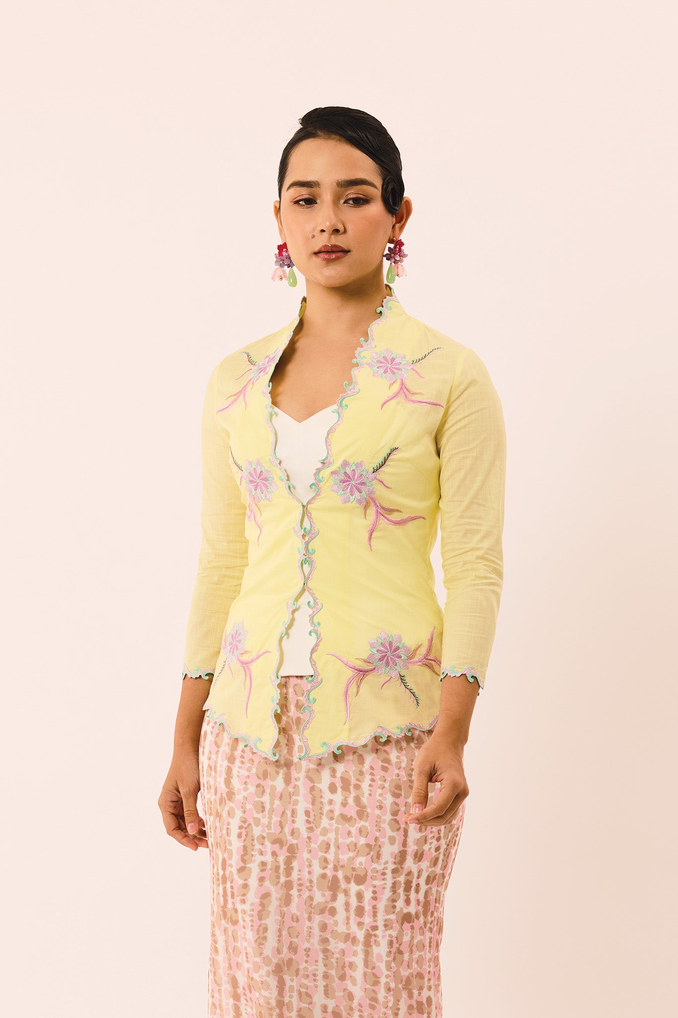 BECOMING Kebaya Blouse in Glow