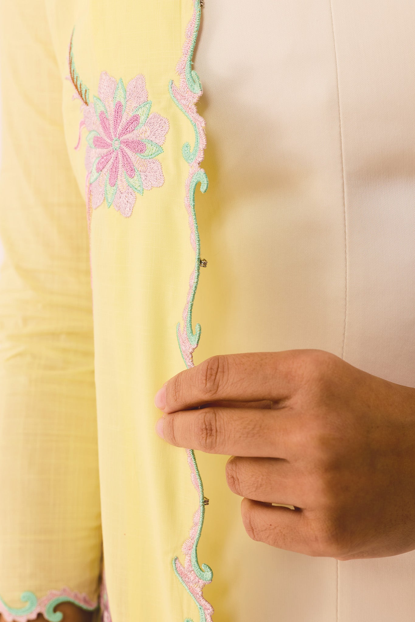 BECOMING Kebaya Blouse in Glow