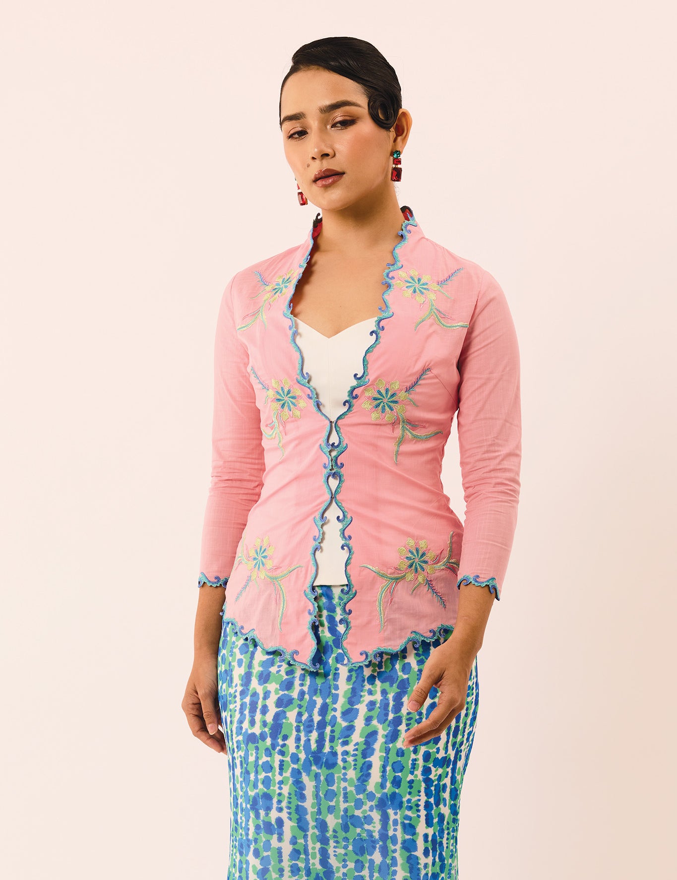 KEBAYA-ROSA01.jpg