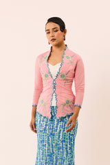 BECOMING Kebaya Blouse in Rosa