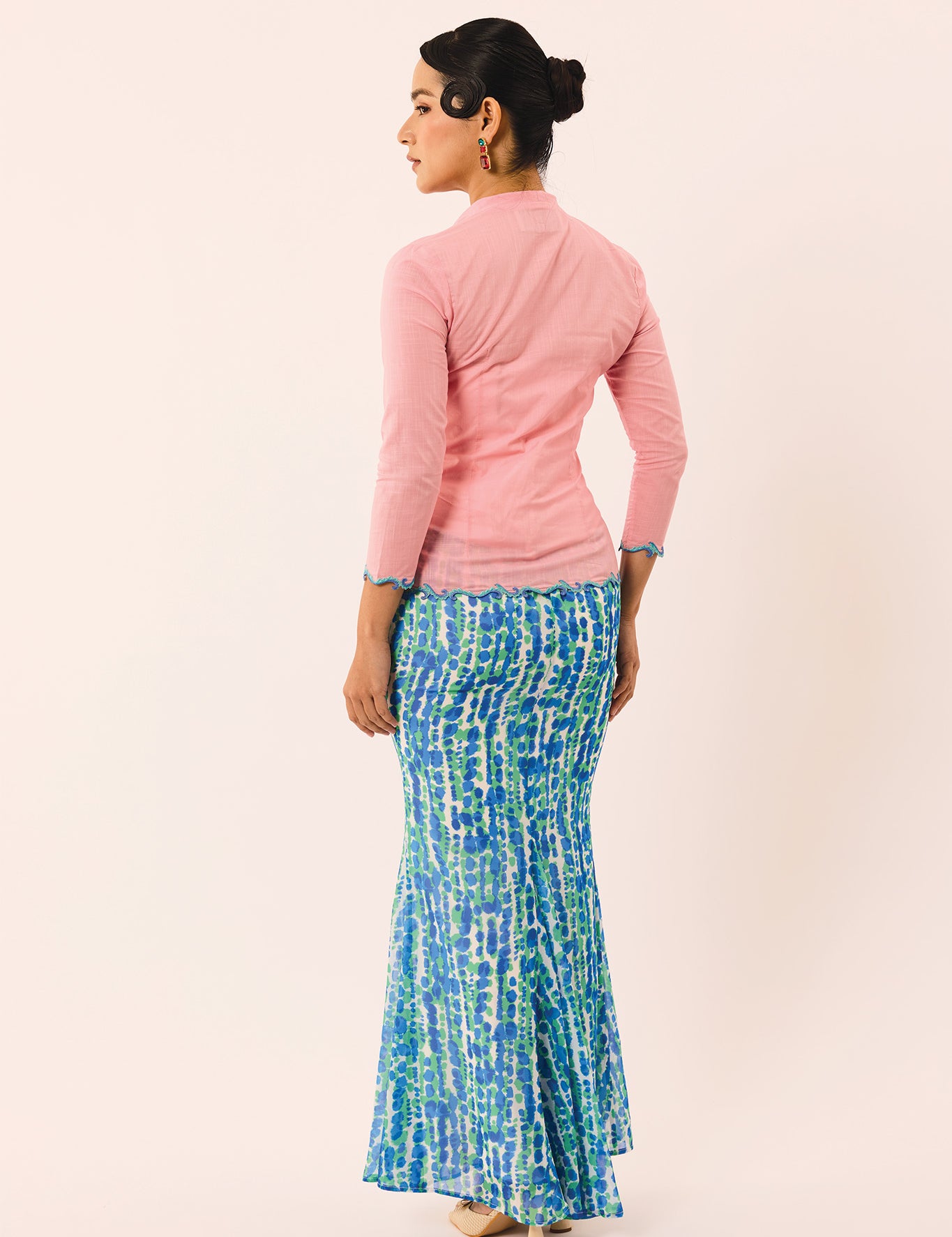 KEBAYA-ROSA02.jpg