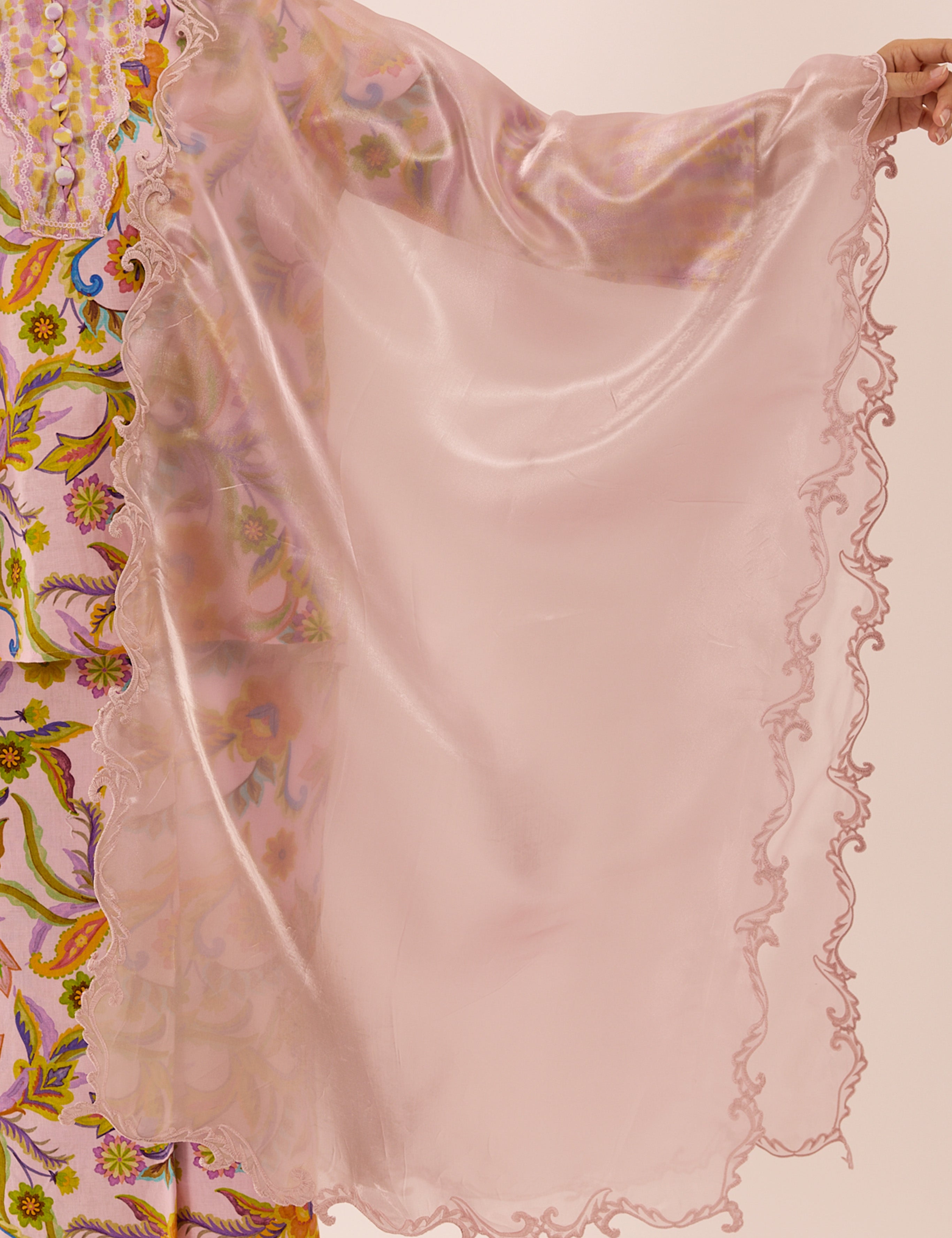 LADY-GLOSSYSHAWL02.jpg