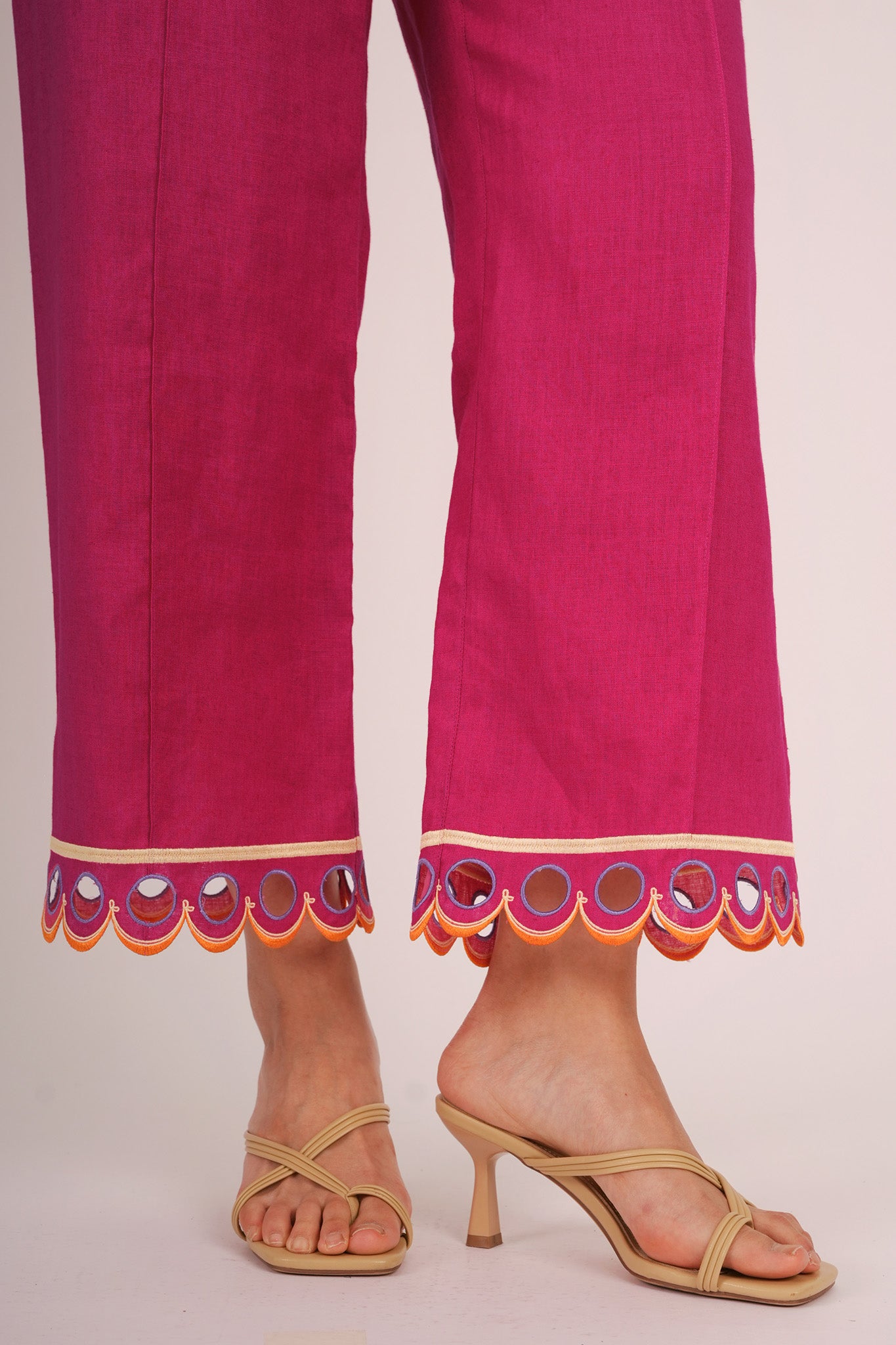 WANDER Linen Pants in Lisbon