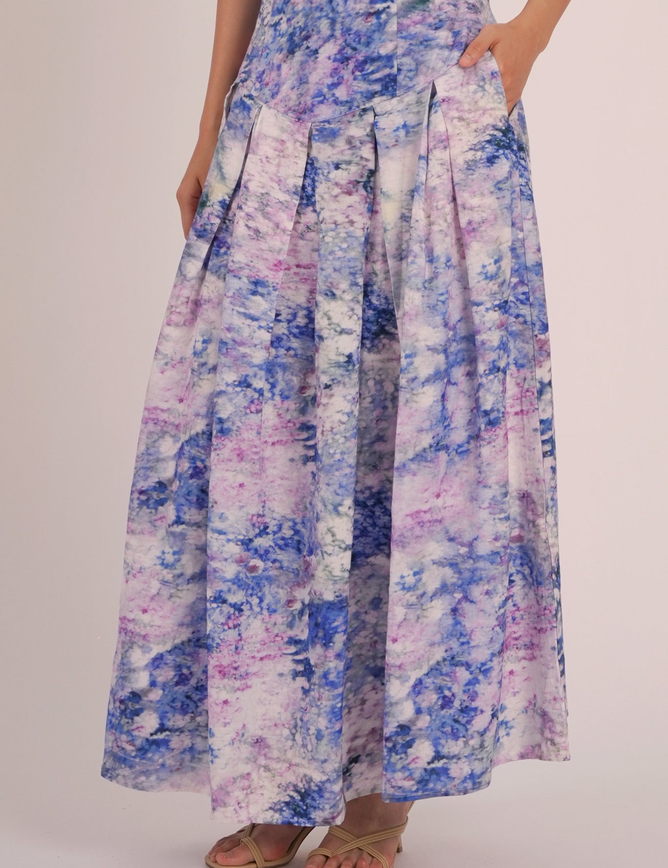 LOTUS-SKIRT02.jpg