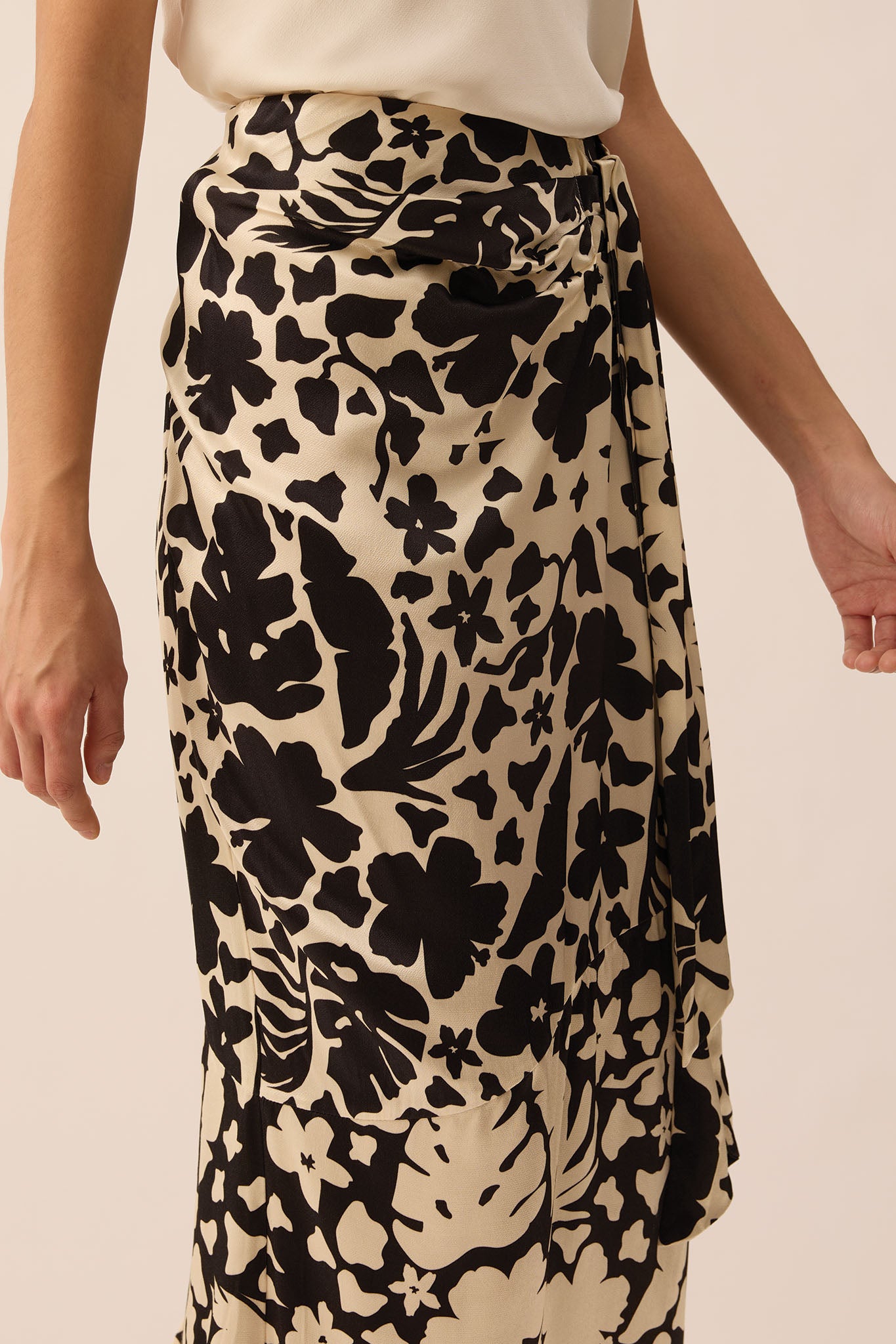SPIRIT Pareo Skirt in Onyx