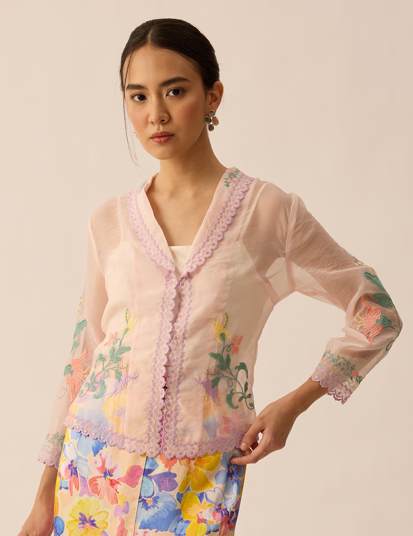 PEACH_KEBAYA01.jpg