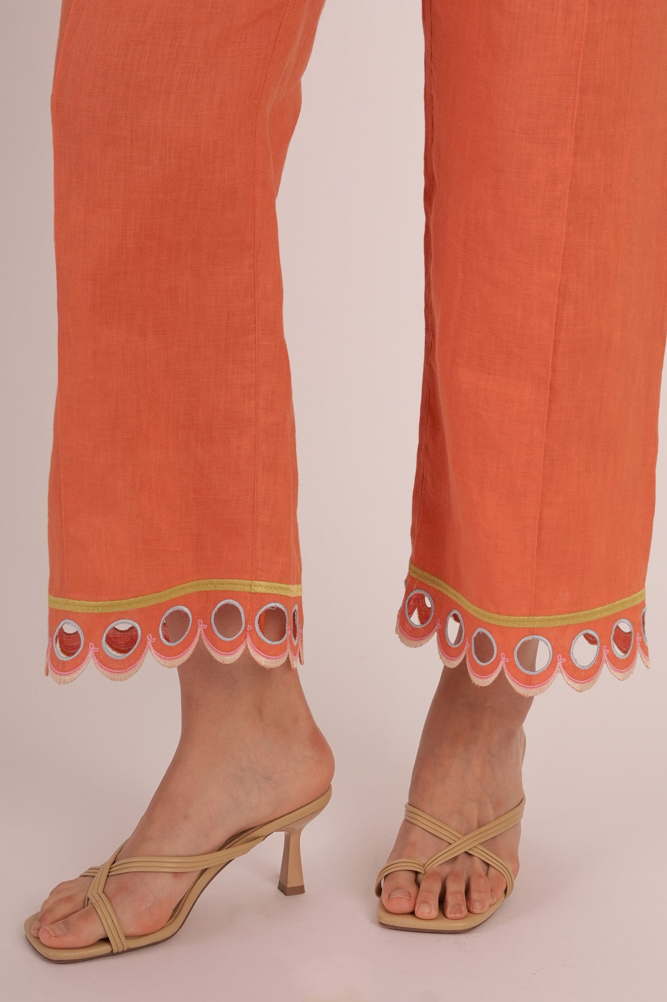 WANDER Linen Pants in Sahara