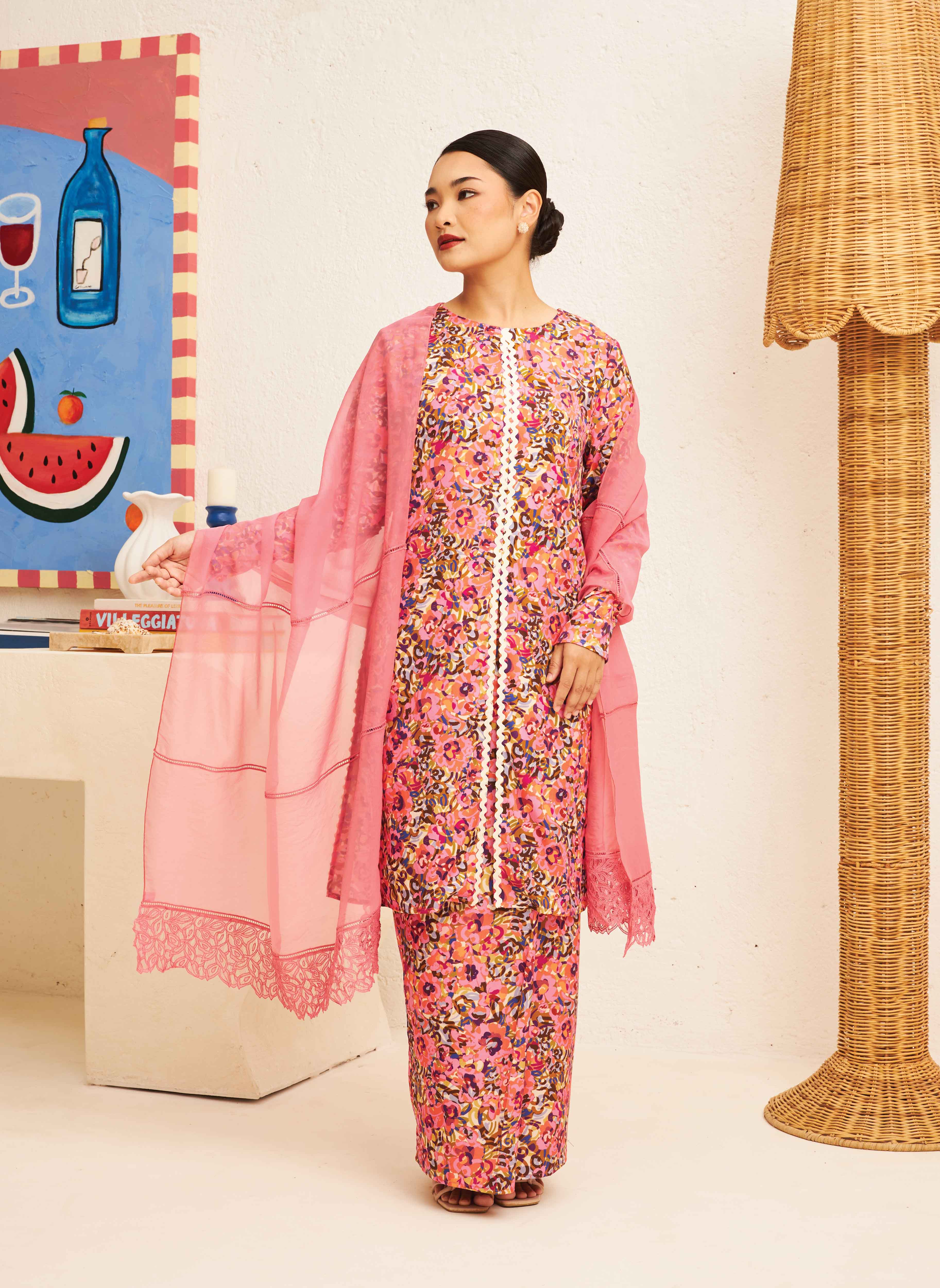 FLORES Split Kurung in Cerise