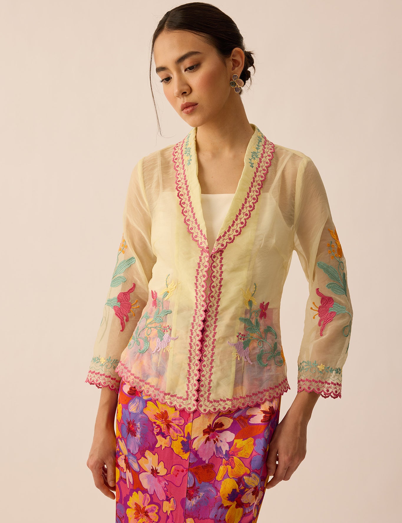 SOUL-KEBAYAB-CREAM01_7c9f4838-4228-4225-9130-39ff425c5d46.jpg