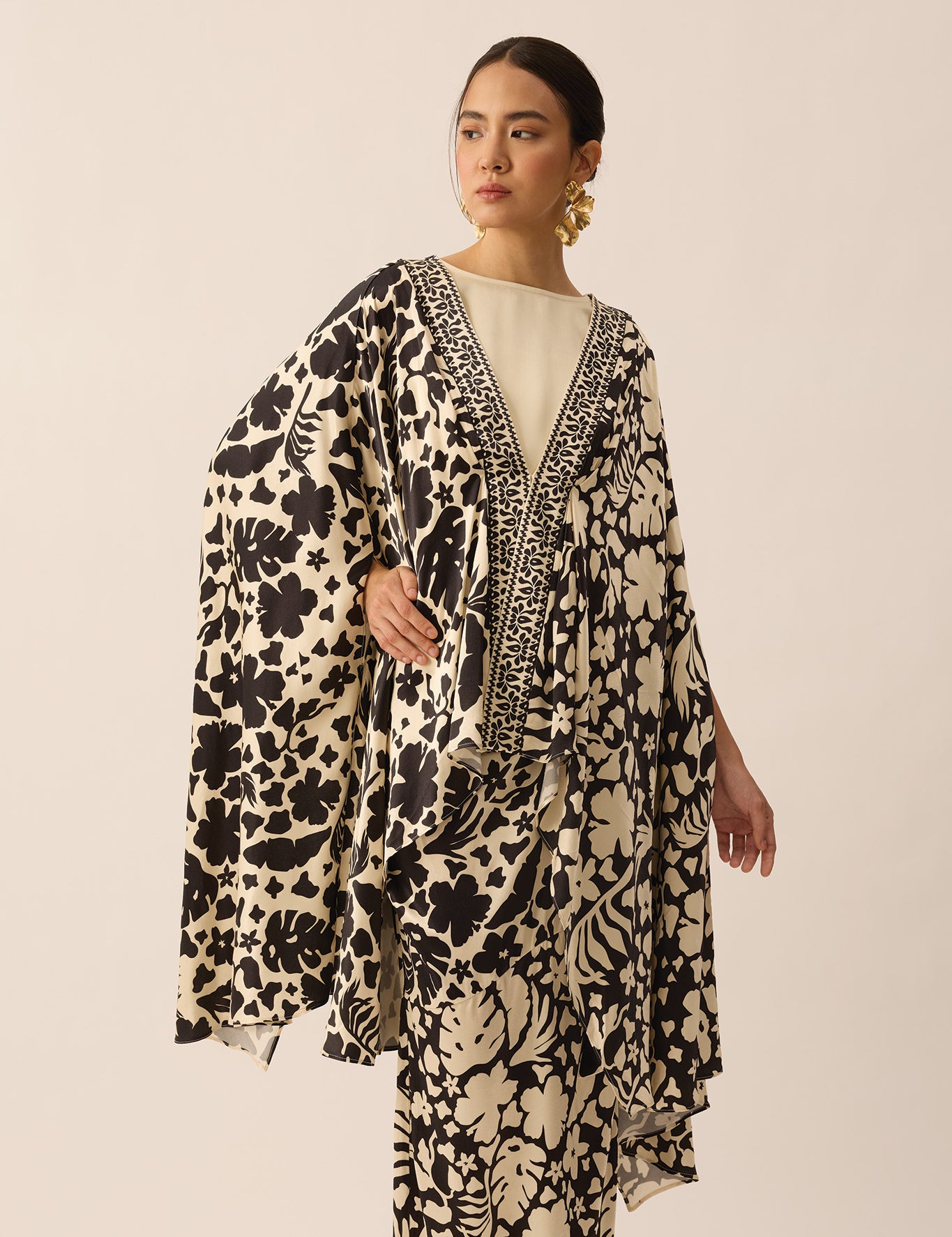 SPIRIT-KAFTAN-01_7c9a078b-09b2-47dd-b97d-e5cd27baf33e.jpg
