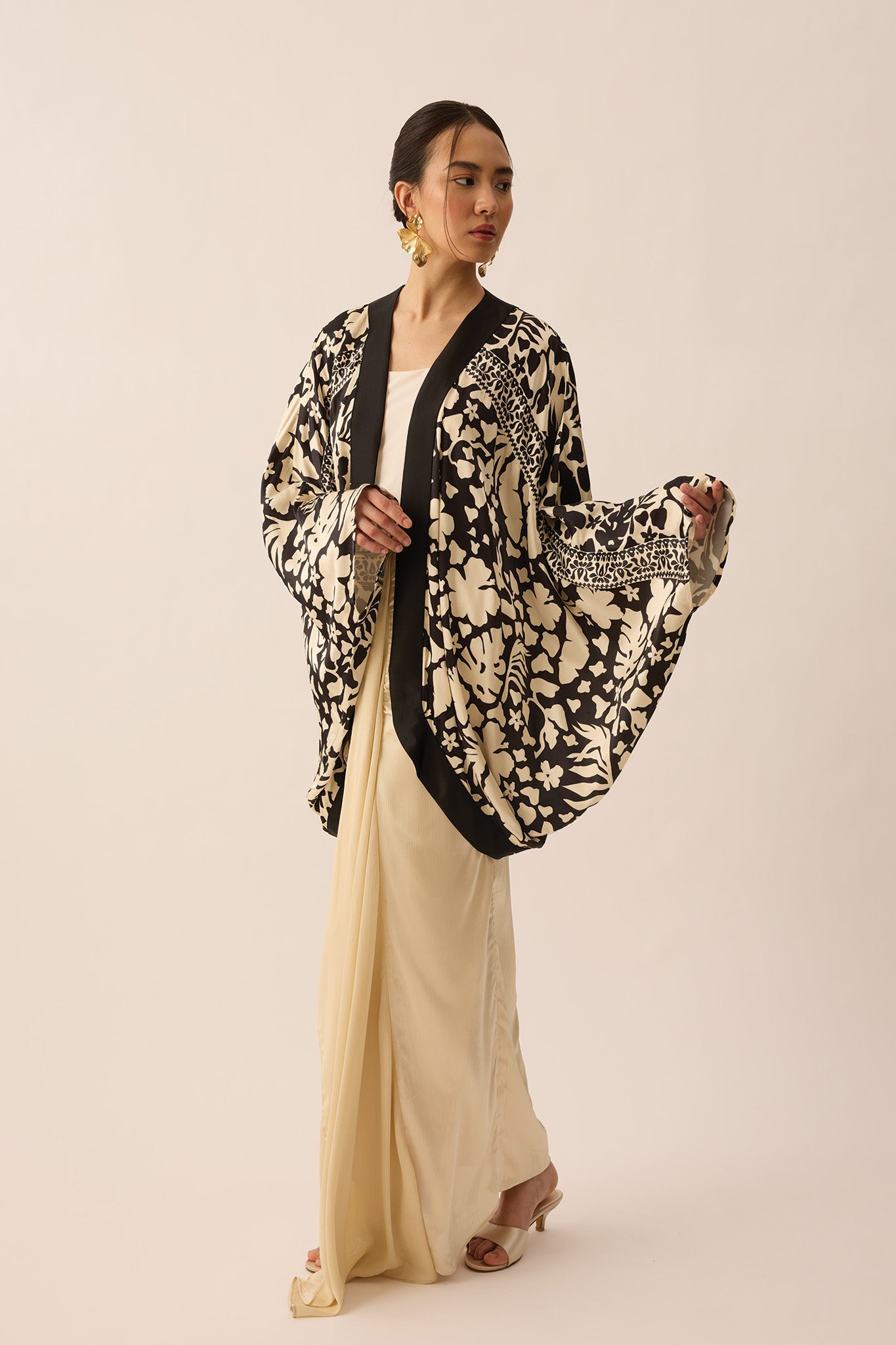 SPIRIT Oversized Cover Up in Onyx