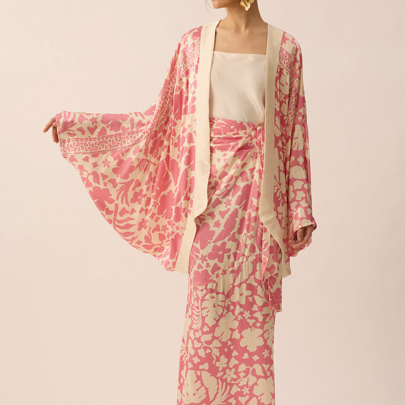 SPIRIT-OVERSIZED-PEONY04_01109547-18e4-492c-b4ab-f84090334c49.jpg