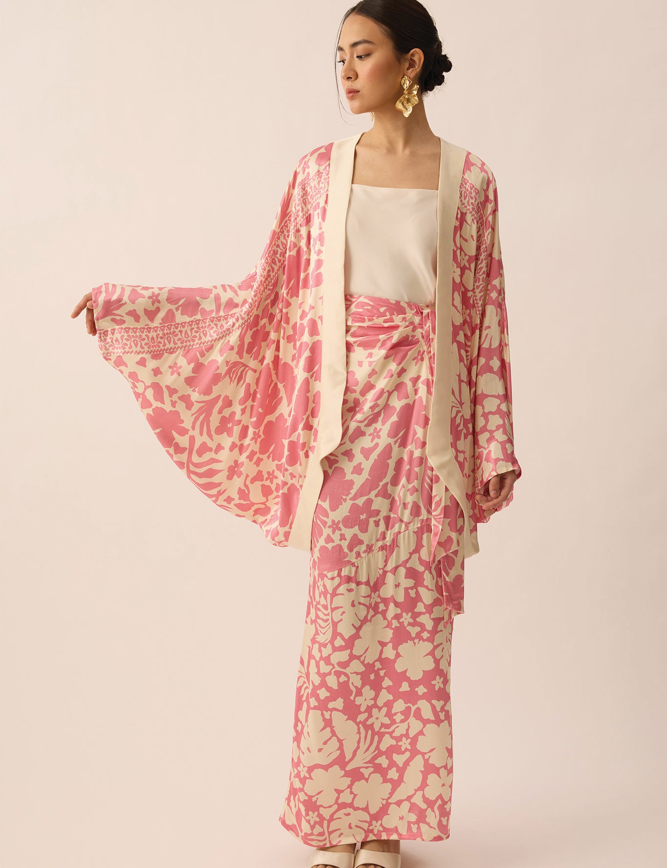 SPIRIT-OVERSIZED-PEONY04_01109547-18e4-492c-b4ab-f84090334c49.jpg