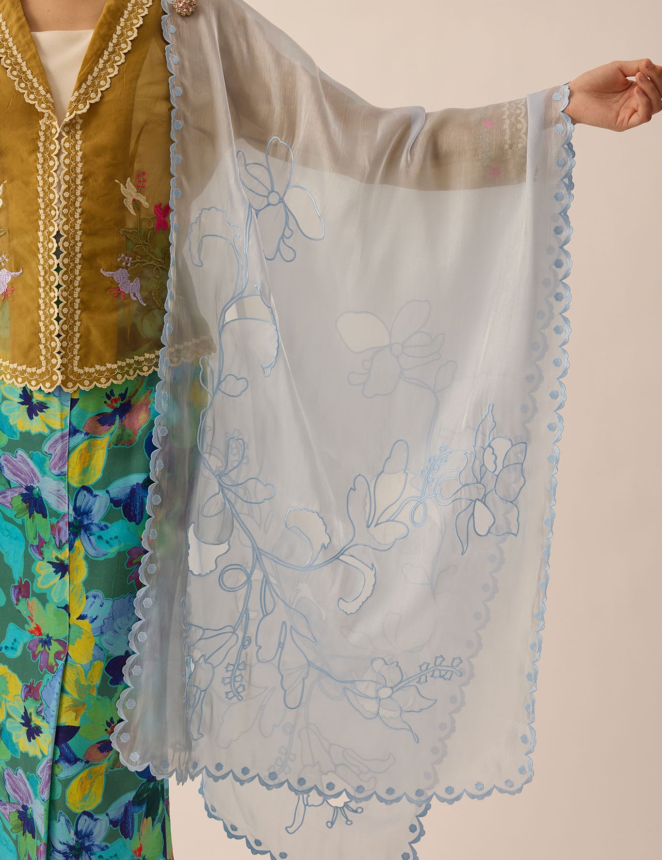SPRING-ORGANZA-ALLURE02.jpg