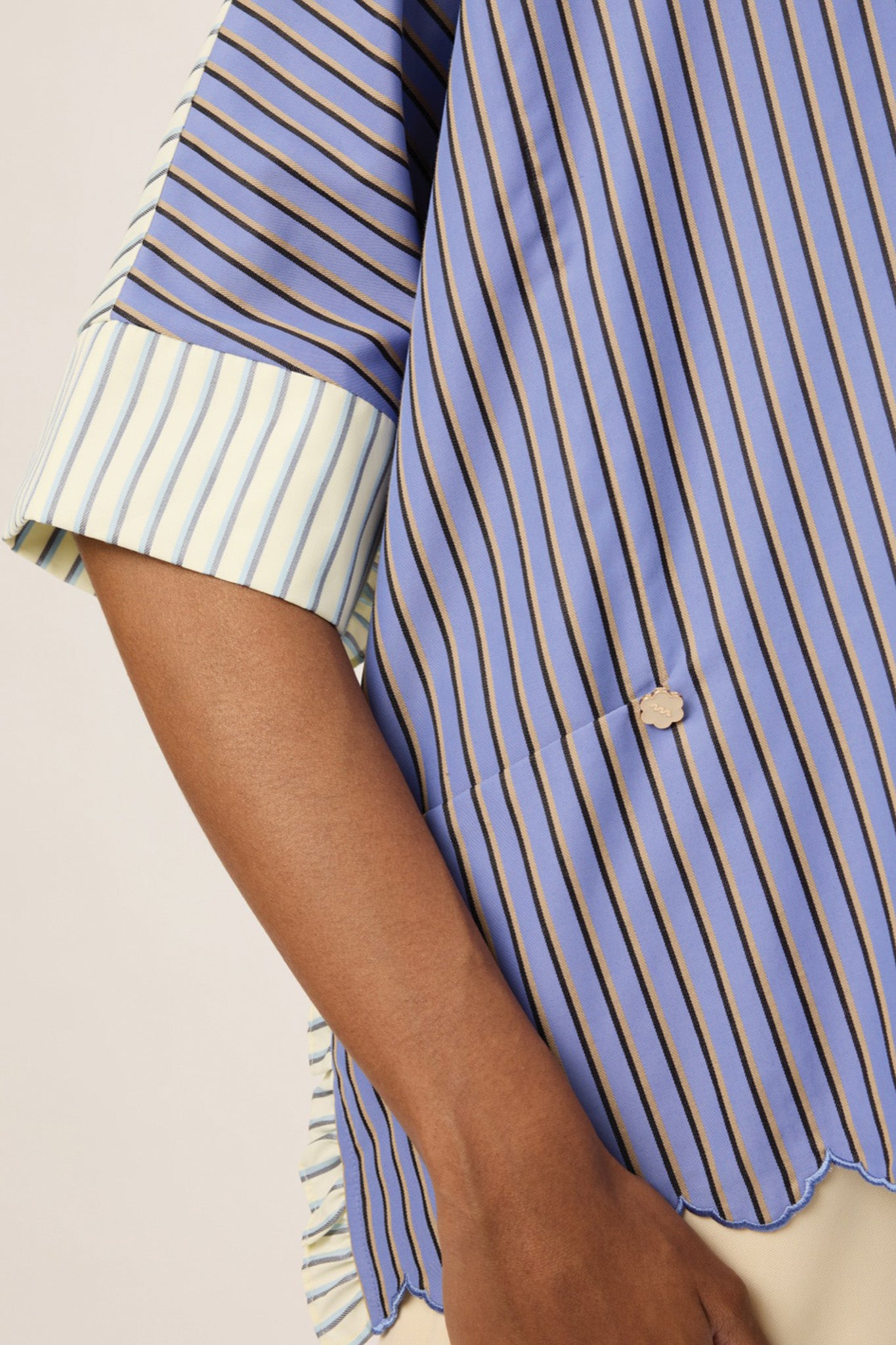 TRIOGATHER Striped Boxy Shirt in Steely