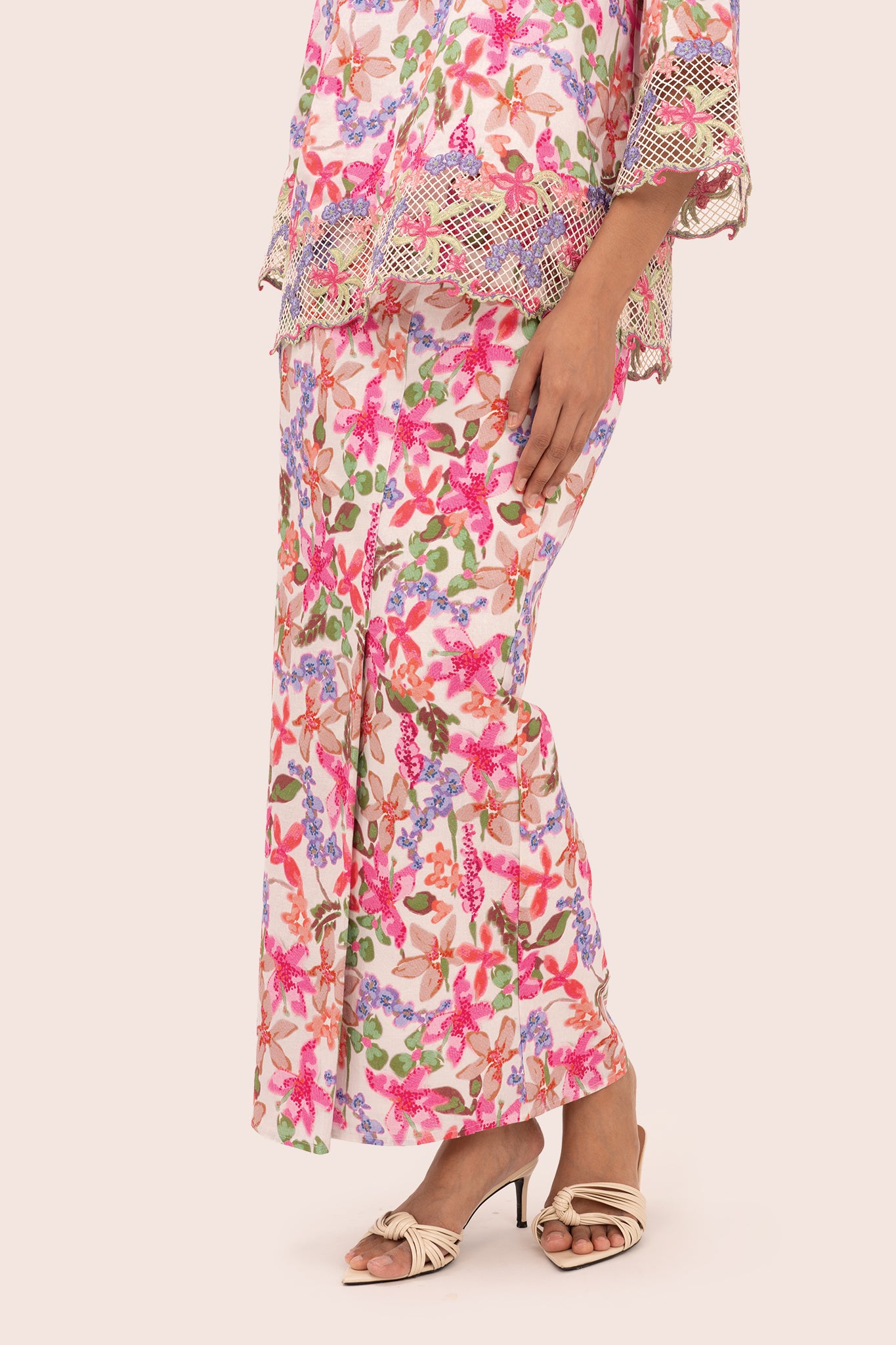 LUSH Kurung Kedah in Stellar