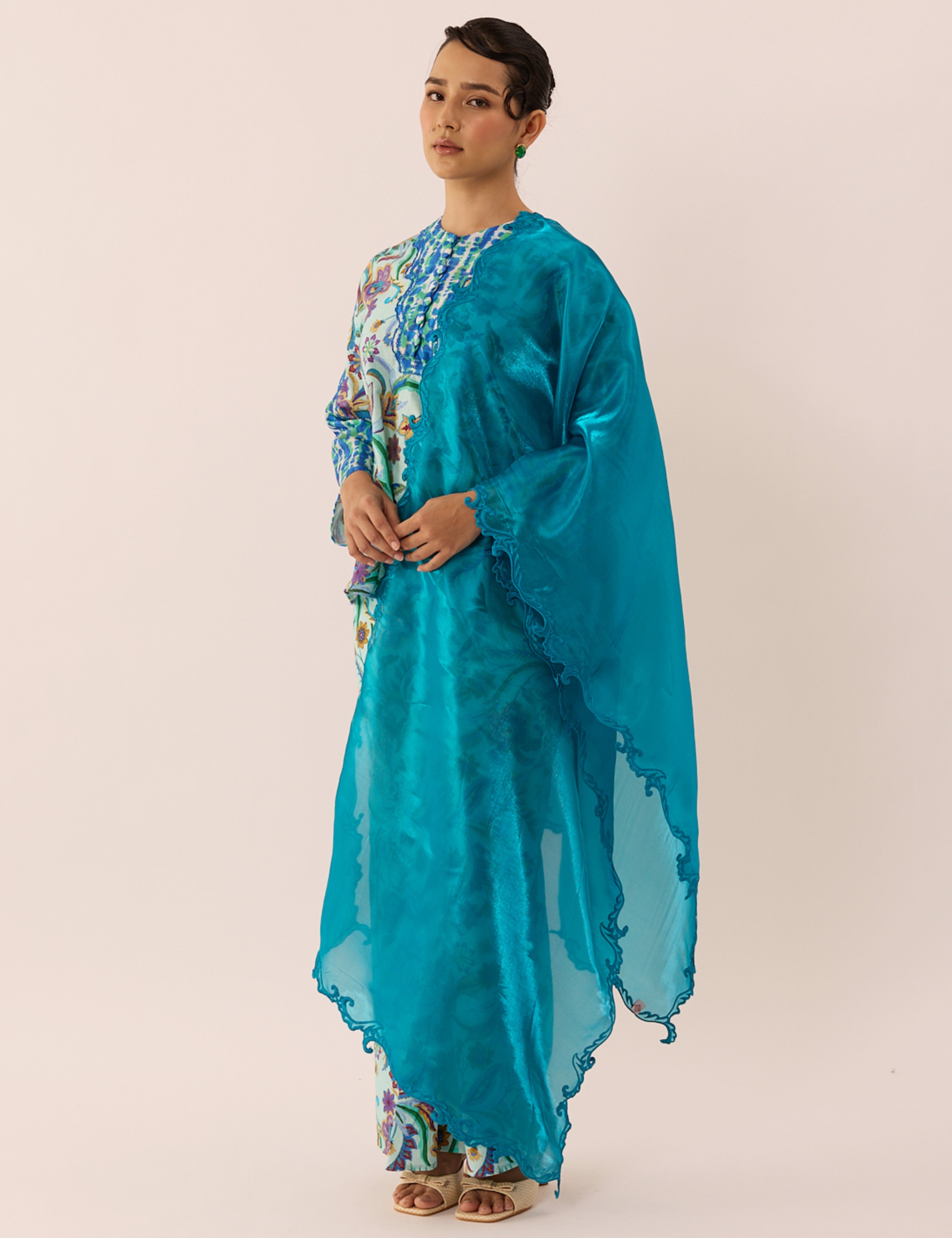 SURF-GLOSSYSHAWL02.jpg