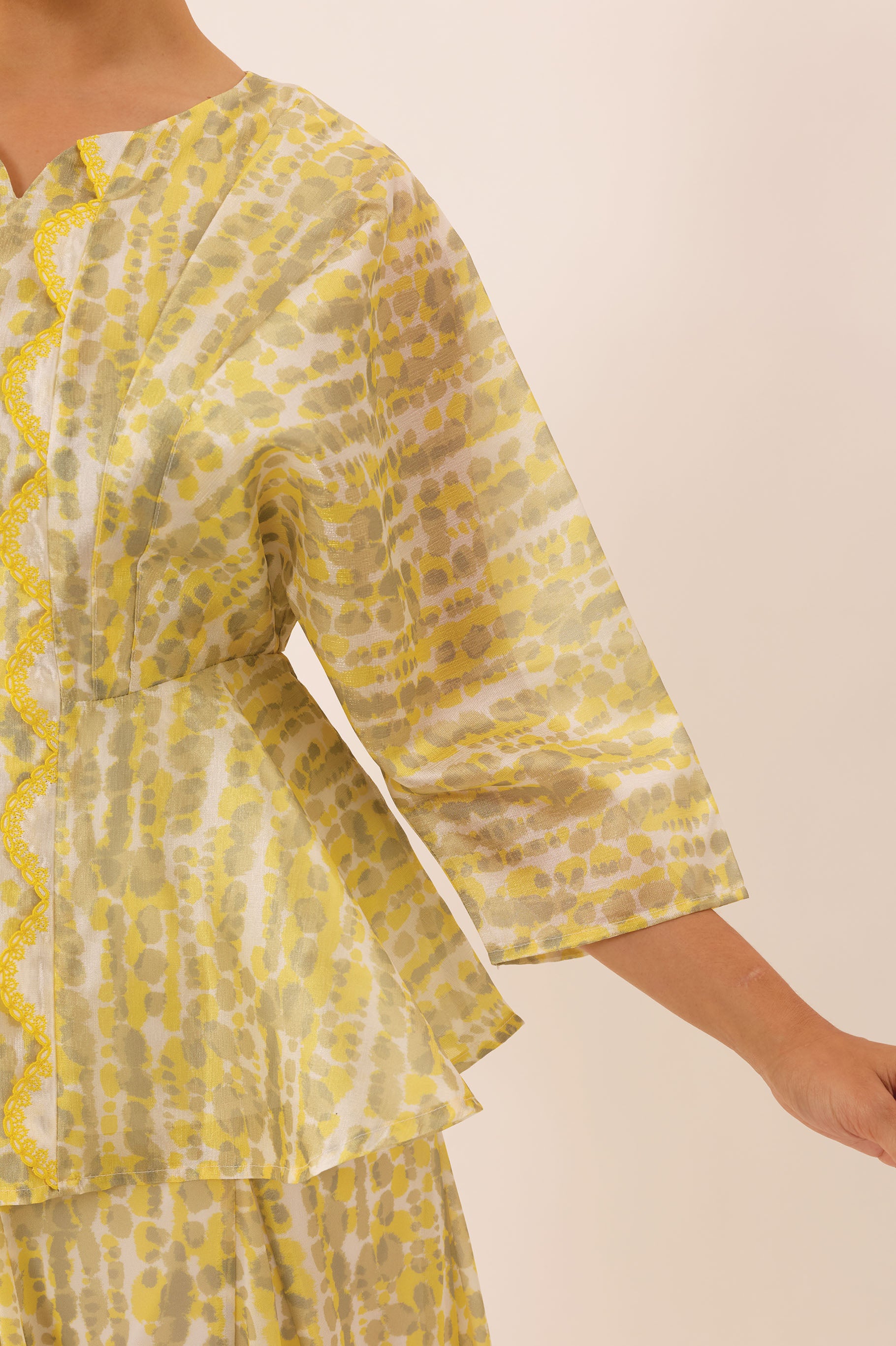 MOSAIC Sculpted Blouse in Vivid