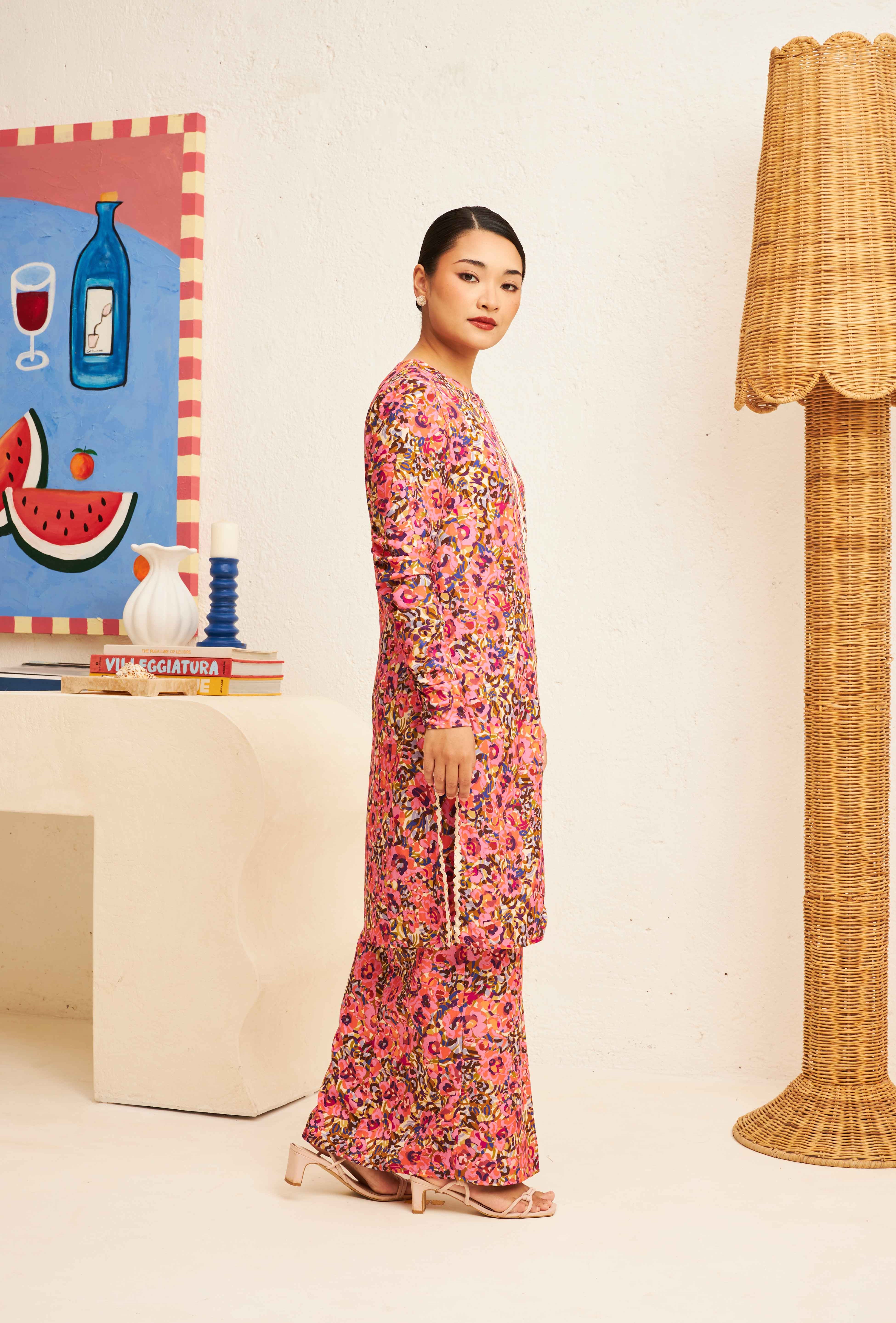 FLORES Split Kurung in Cerise