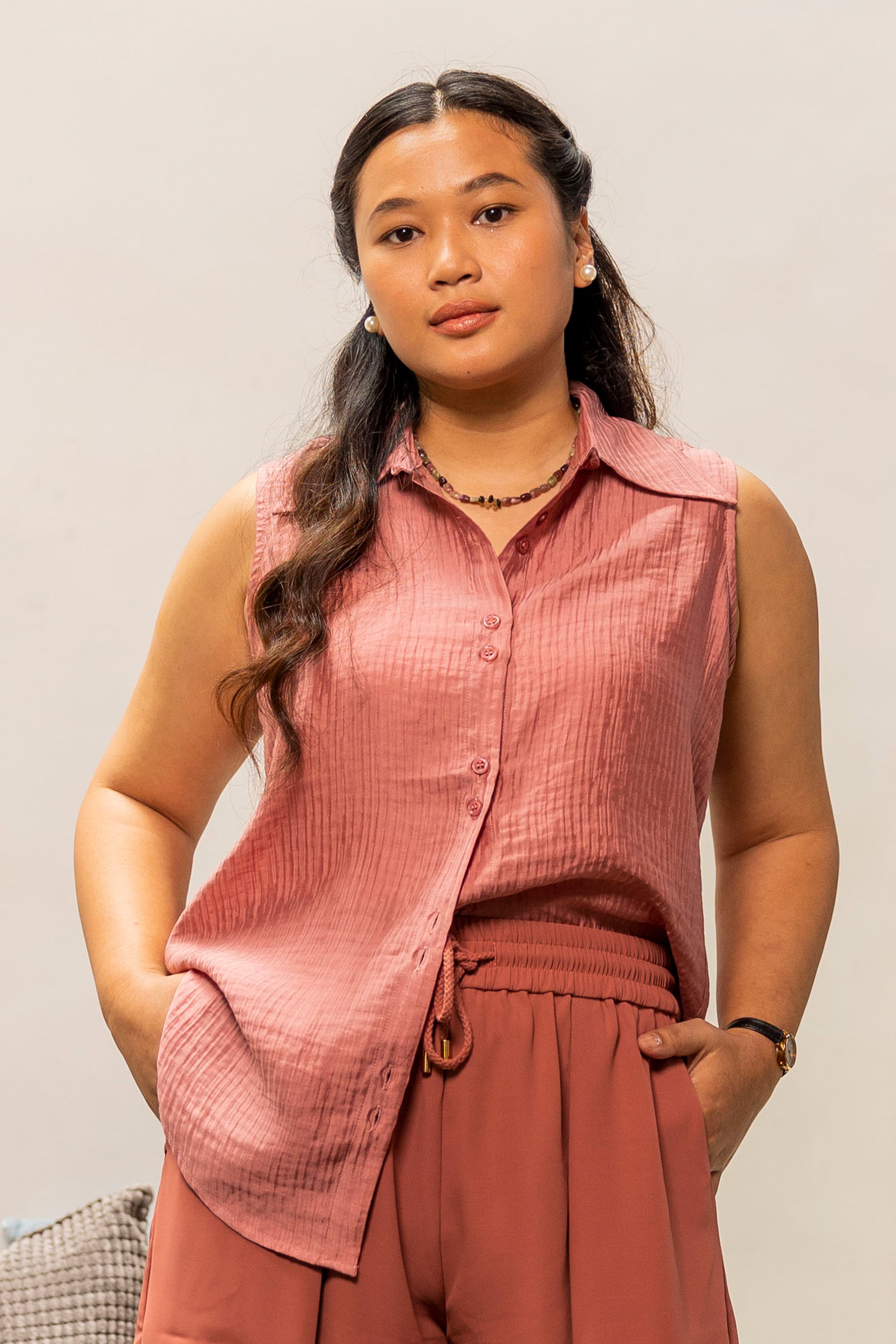 SALE - HORIZON - Sleeveless Shirt (Cranberry)